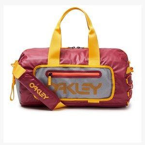 NWT Oakley 90’s Style Small Duffel Bag